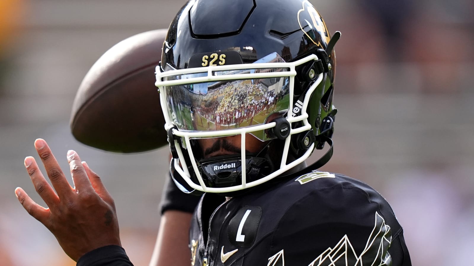 Colorado QB critical of run game: 'I can throw the best punch'