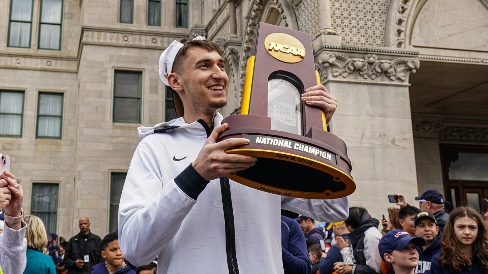 The 'Final 2023-24 men's college basketball AP Top-25' quiz