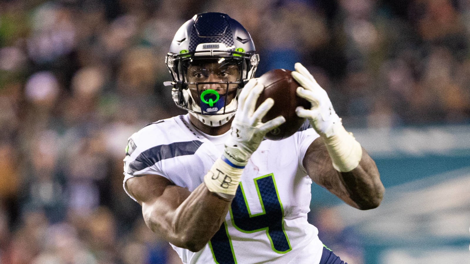 D.K. Metcalf flashes peace sign after big catch to seal Seahawks win