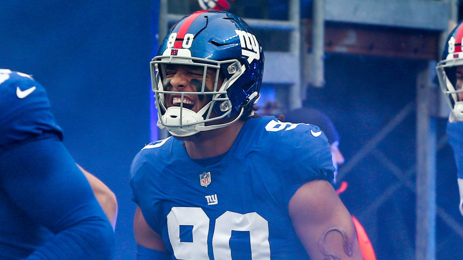 Giants Waive Four Defensive Players