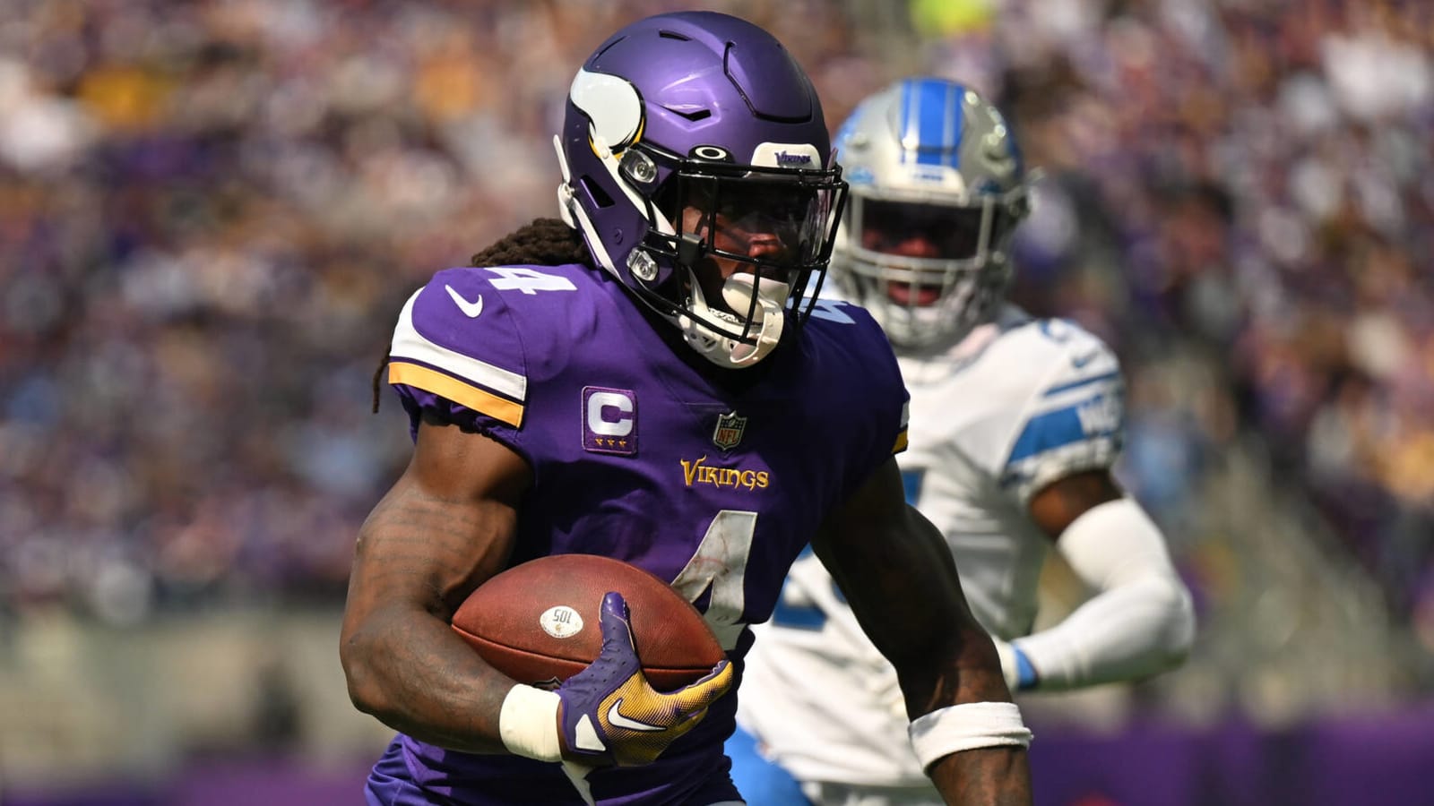 Vikings RB Dalvin Cook dislocates shoulder