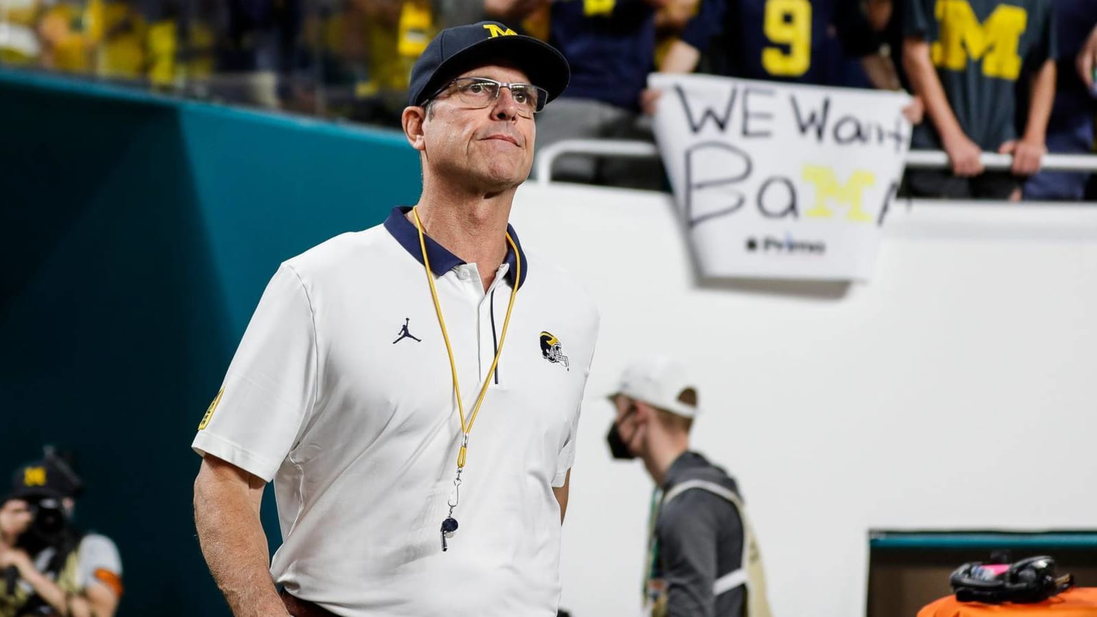 Ripped referee Scott Campbell goes viral during game