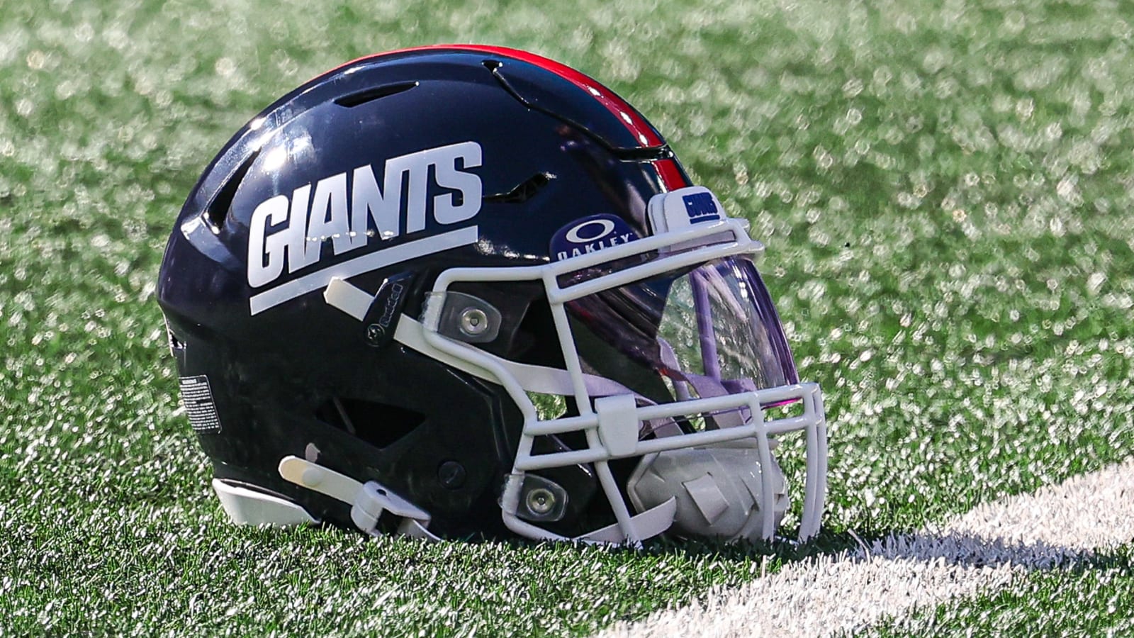 Giants re-sign LB Ty Summers