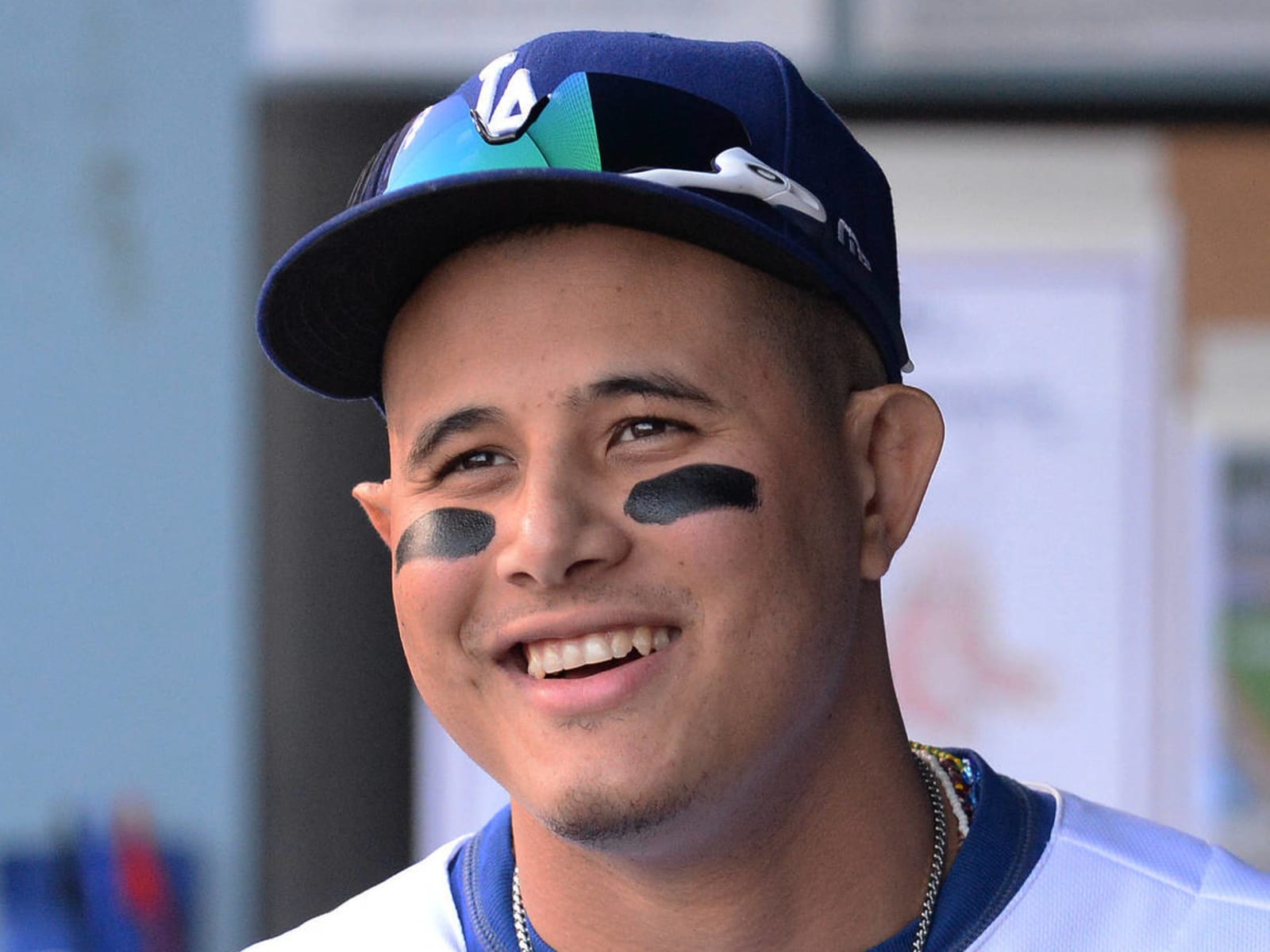 Manny Machado's father claims these four teams have made offers to slugger