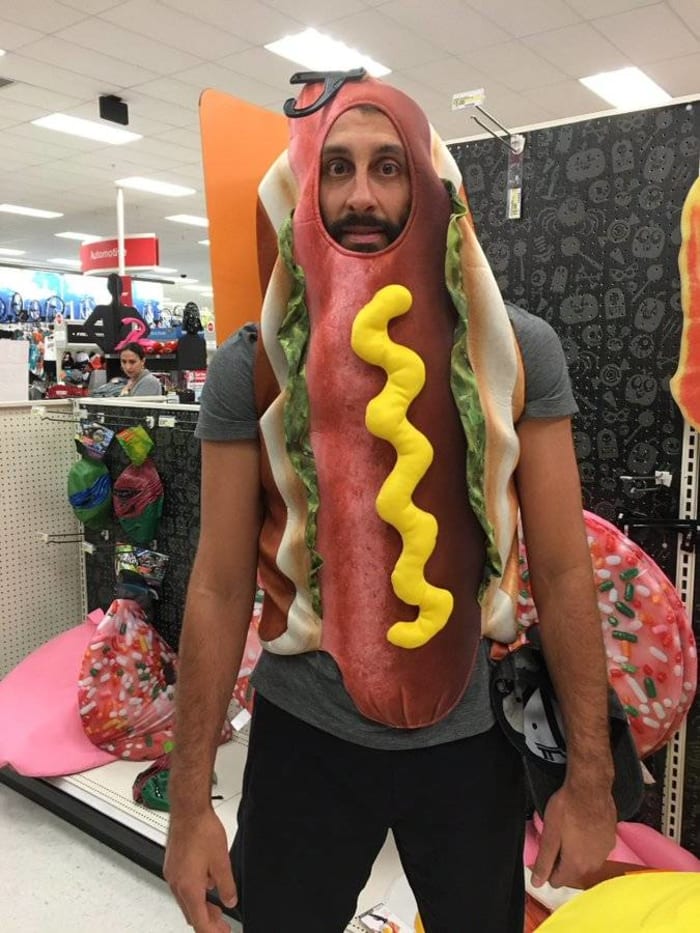 Roberto Luongo as a hot dog (kind of)