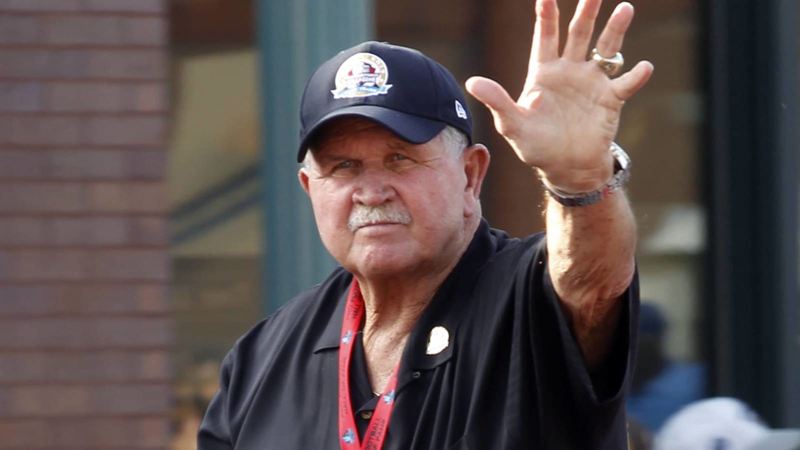 Hall of Famer Mike Ditka opposes Bears leaving Chicago