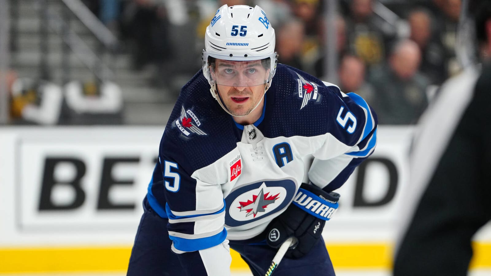 Two key forwards miss practice for Jets