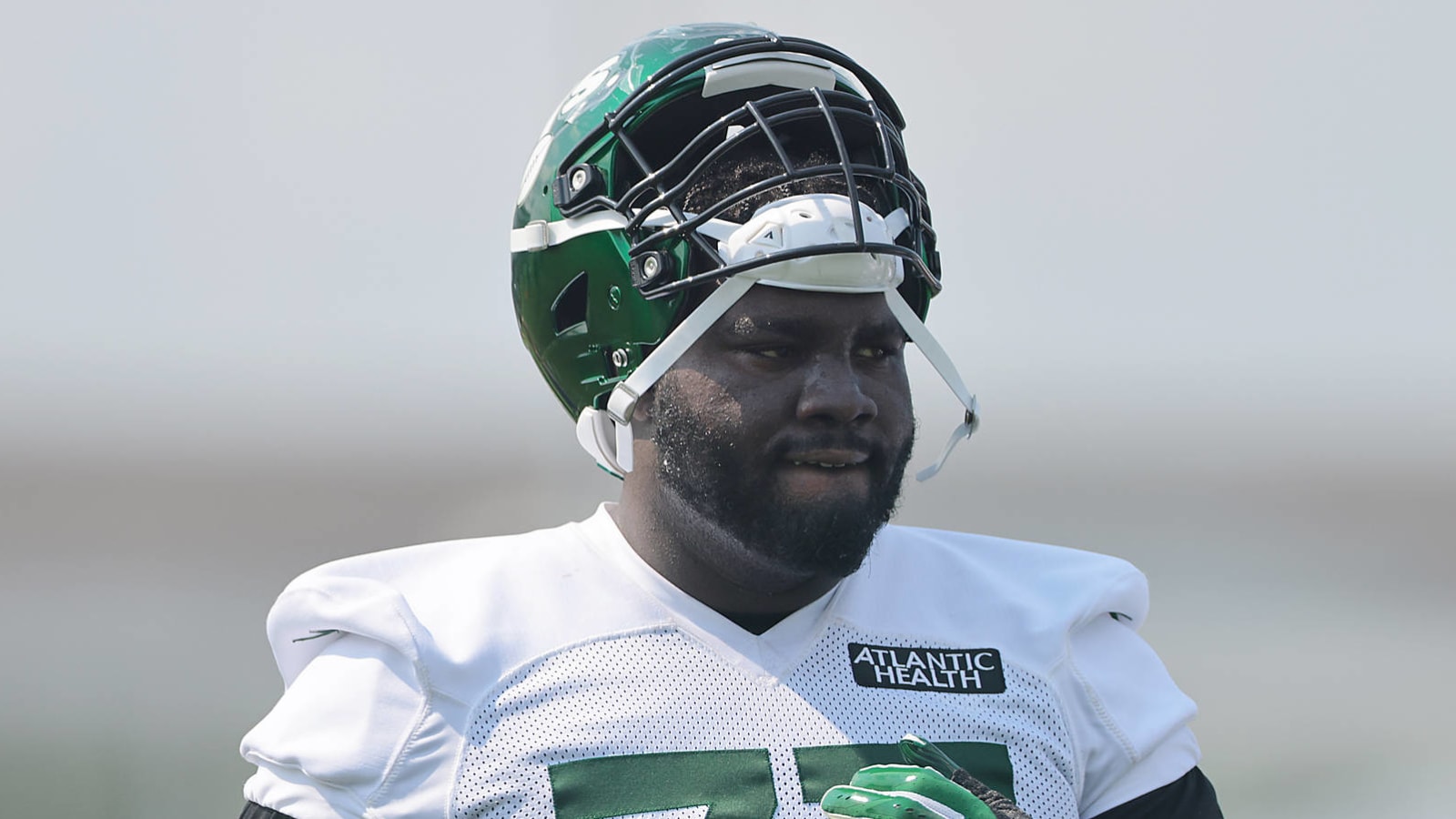 Jets' Mekhi Becton carted off with knee injury