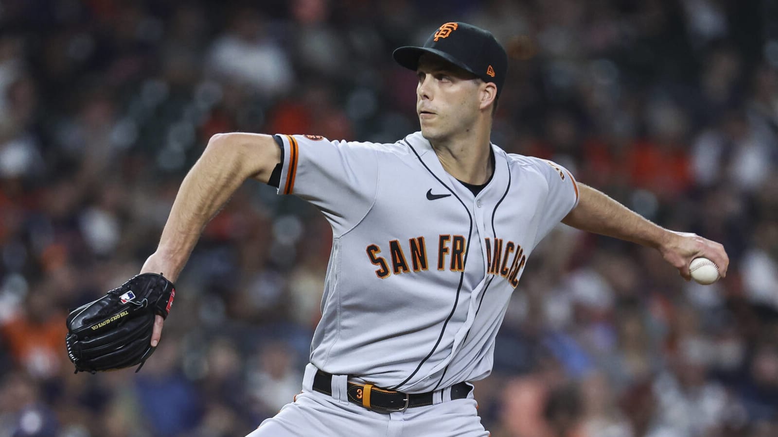 Decision to throw glove in trash saved Giants reliever's season