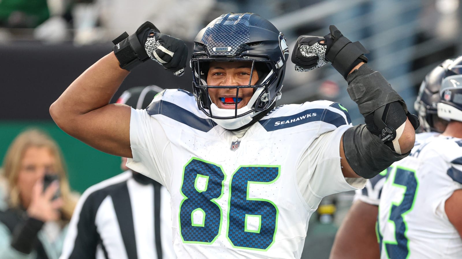 Dolphins adding depth to TE position