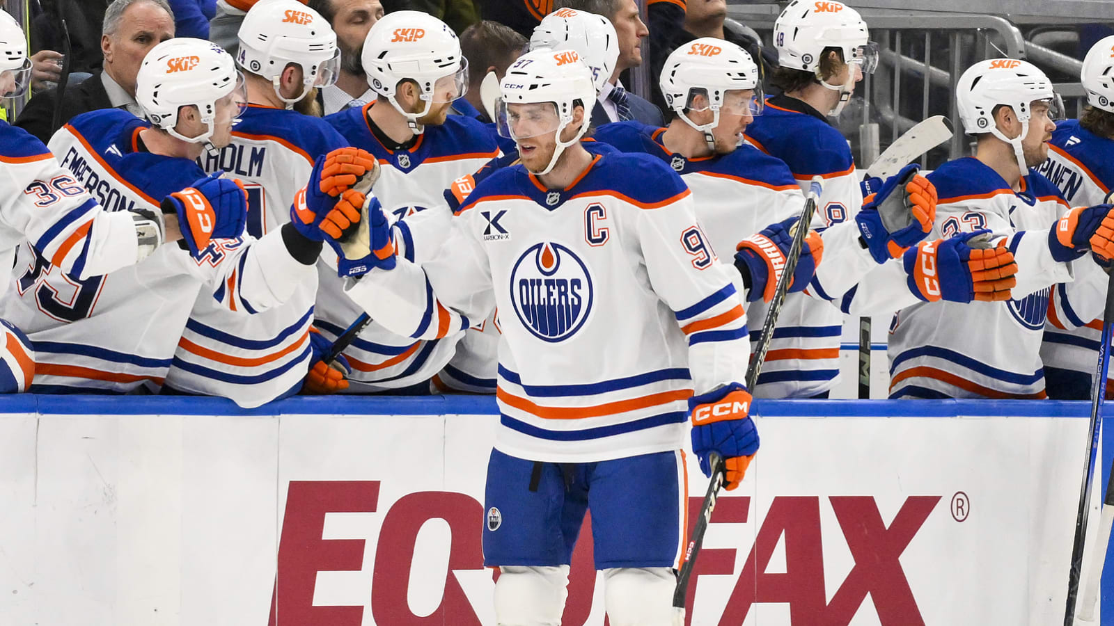 Connor McDavid seemingly singles out Dylan Holloway again