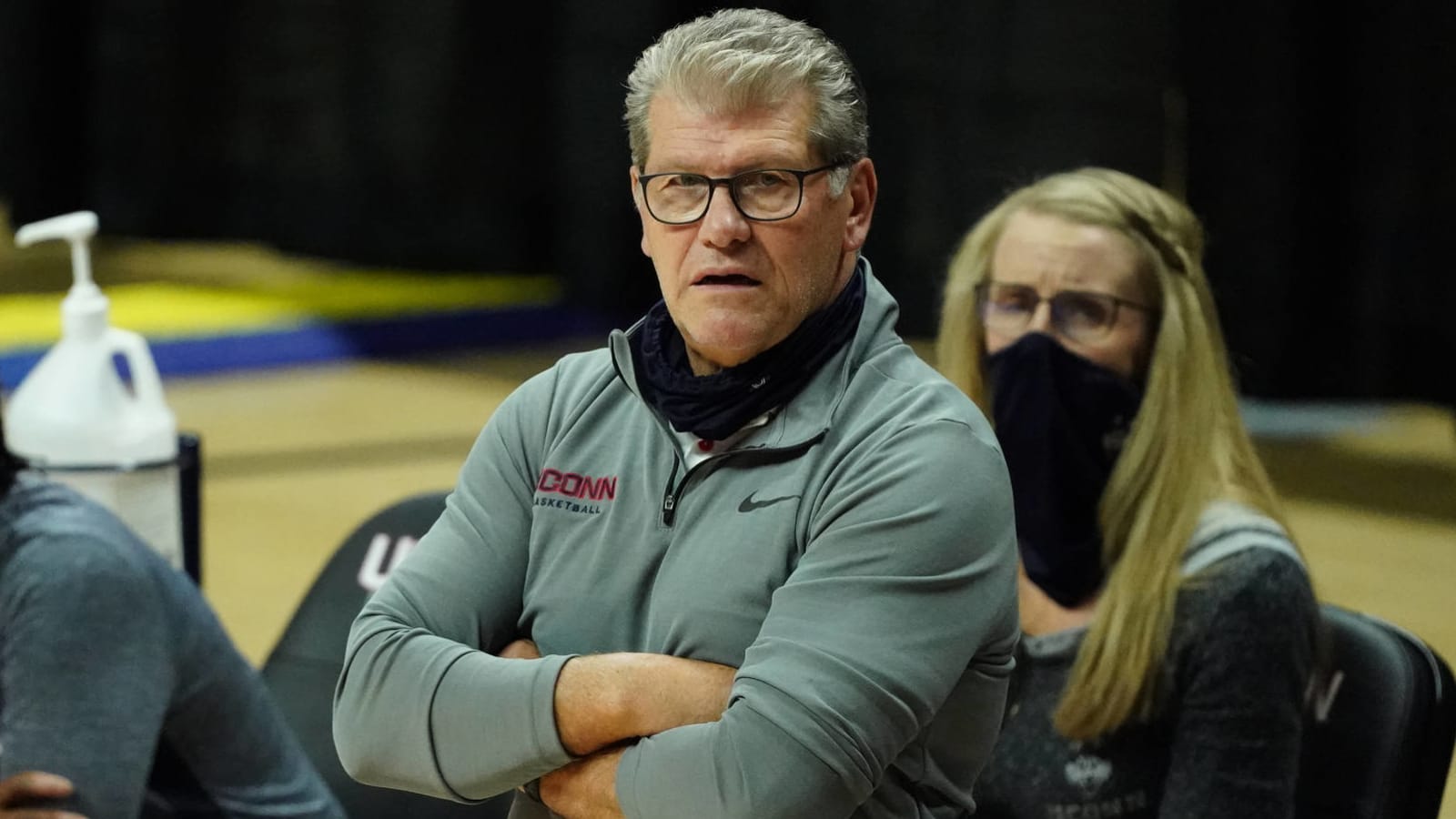 Geno Auriemma: Most players against COVID-19 shutdown