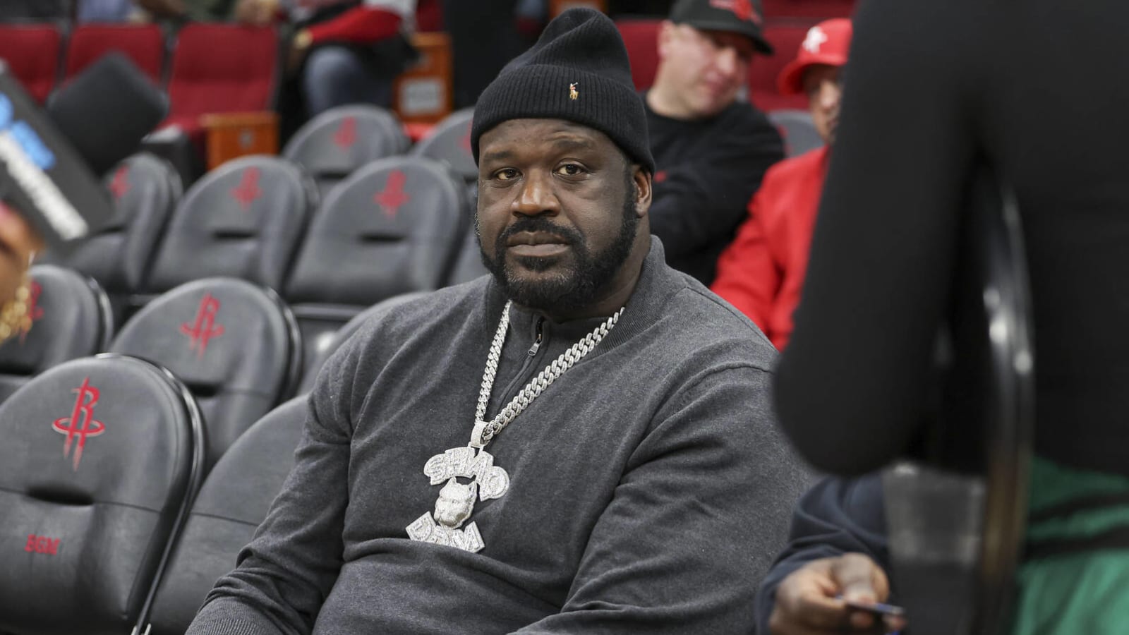 You got served: Shaq finally accepts lawsuit papers