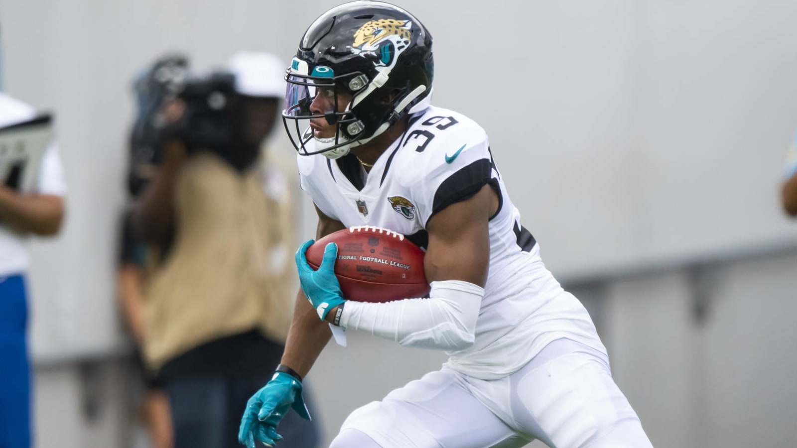 Watch: Jaguars' Jamal Agnew returns missed FG for 109-yard TD