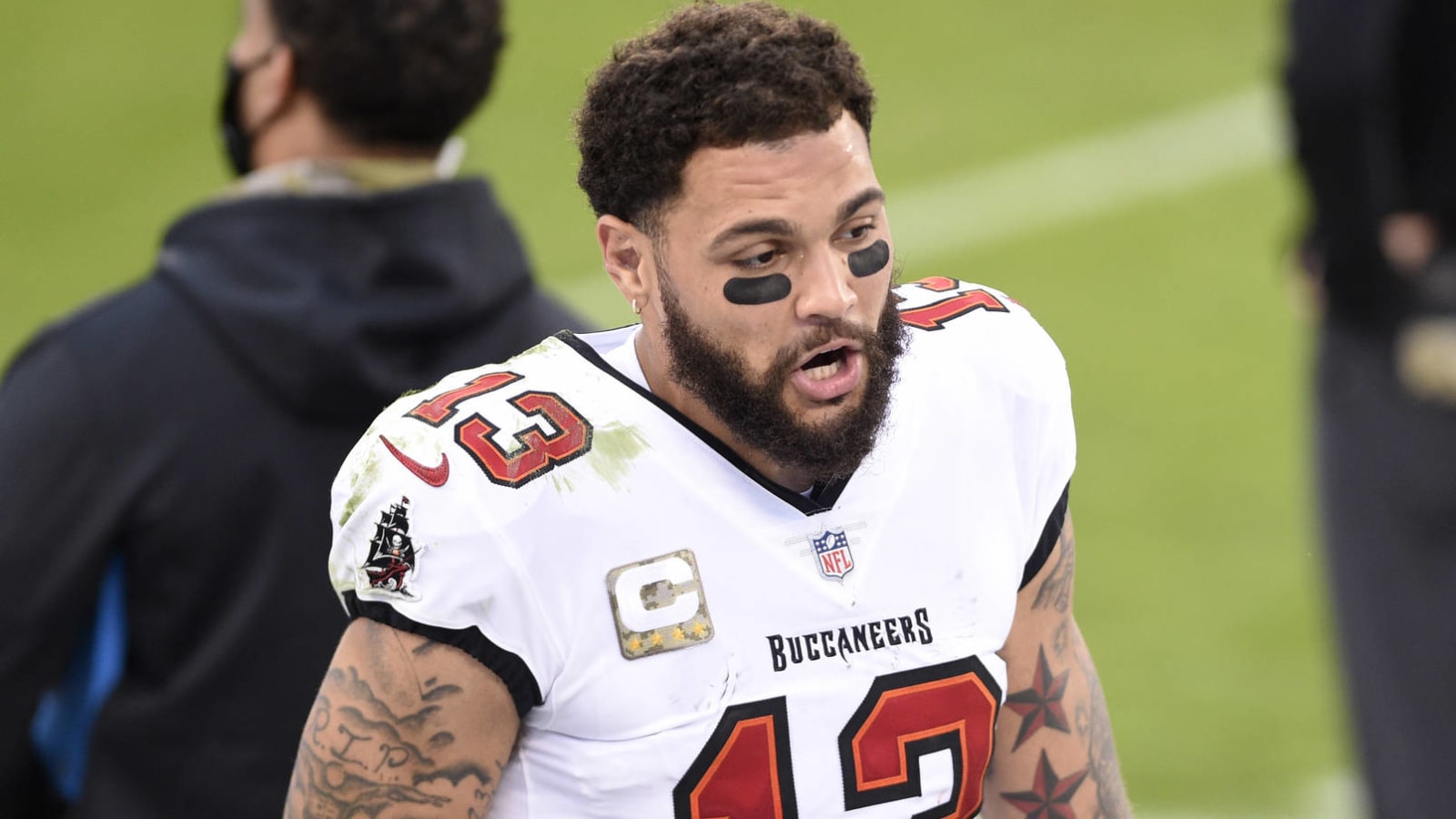 MRI reveals no structural damage to Mike Evans' knee