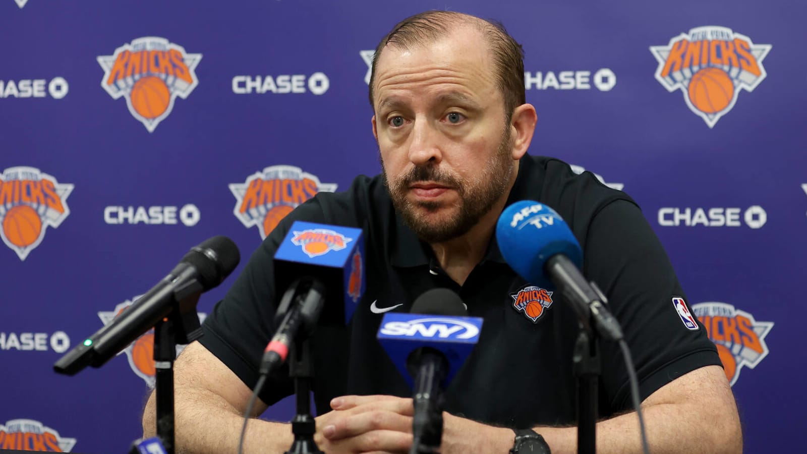 Knicks HC fires brutal shot at unhappy veteran