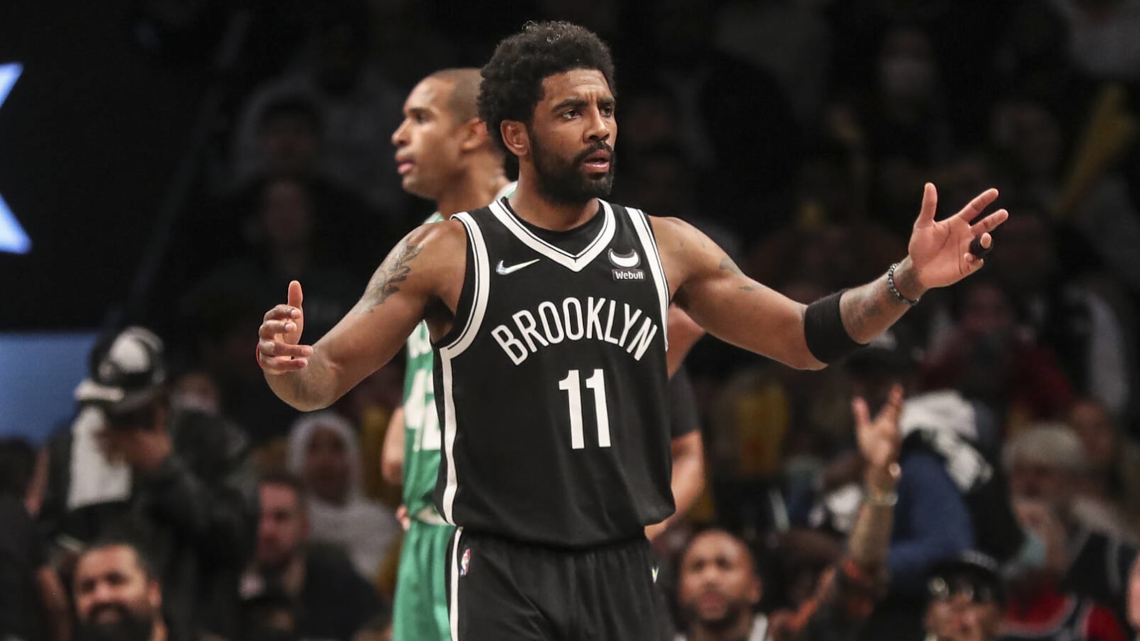 Kyrie blasts NYC mayor over COVID vaccine mandate update