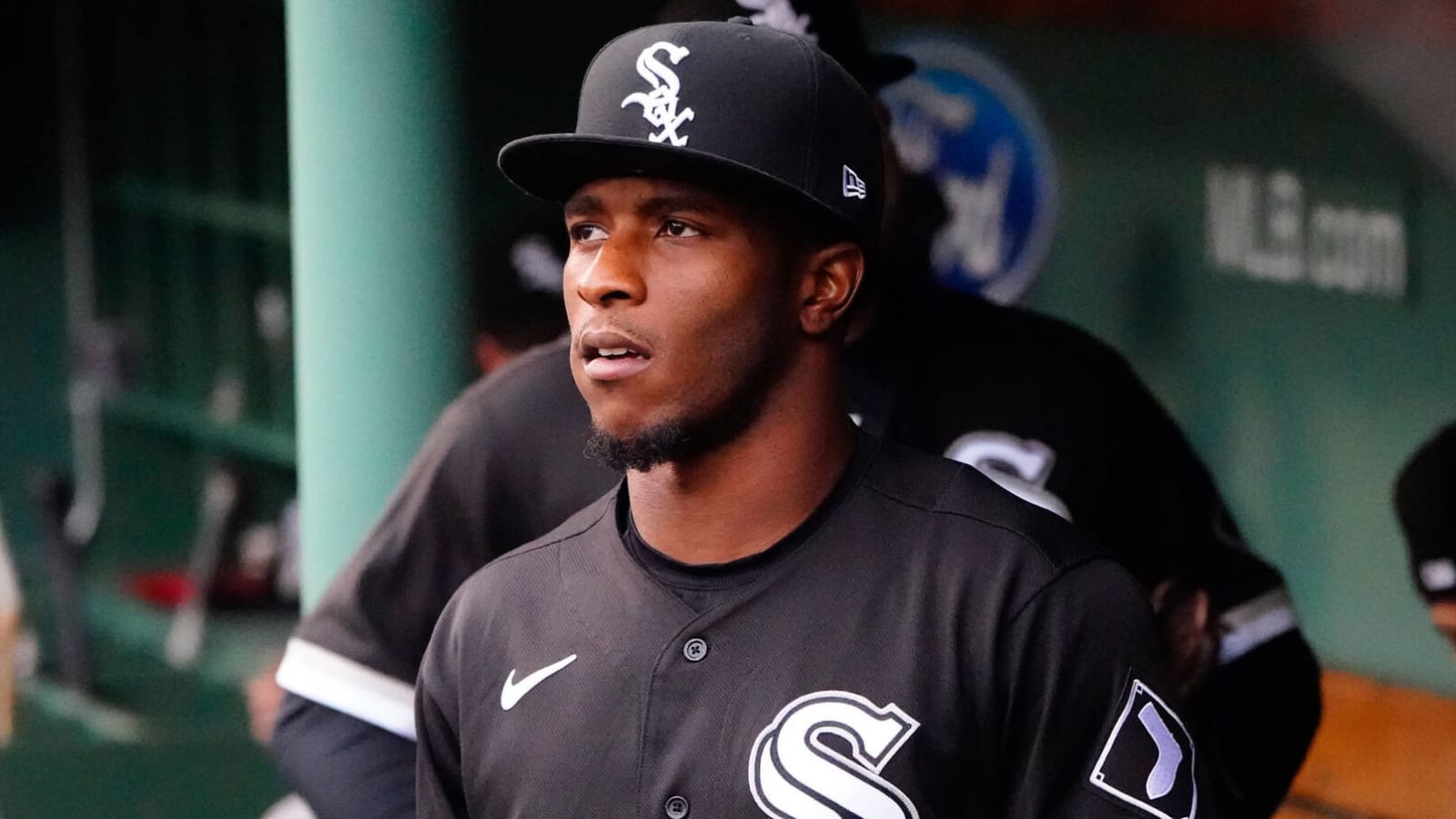 White Sox place Anderson on IL, activate Robert