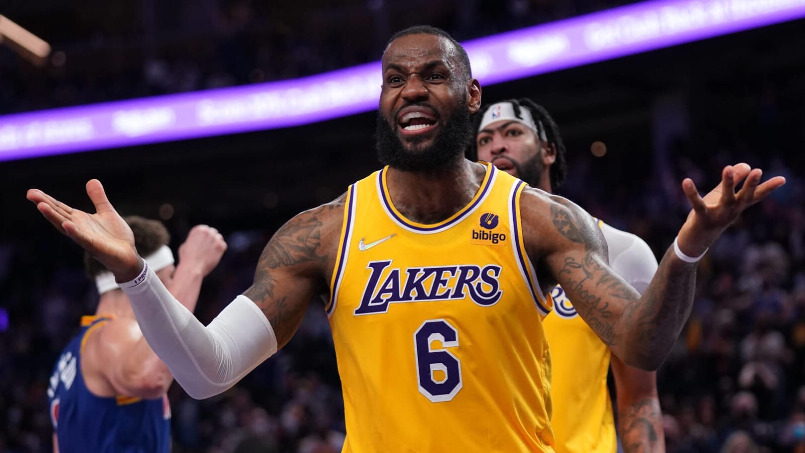 LeBron plans to be a 'Laker for the foreseeable future'?