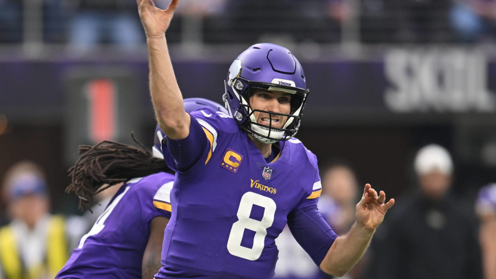 Failed fake punt, blown call highlight Vikings' brutal first half