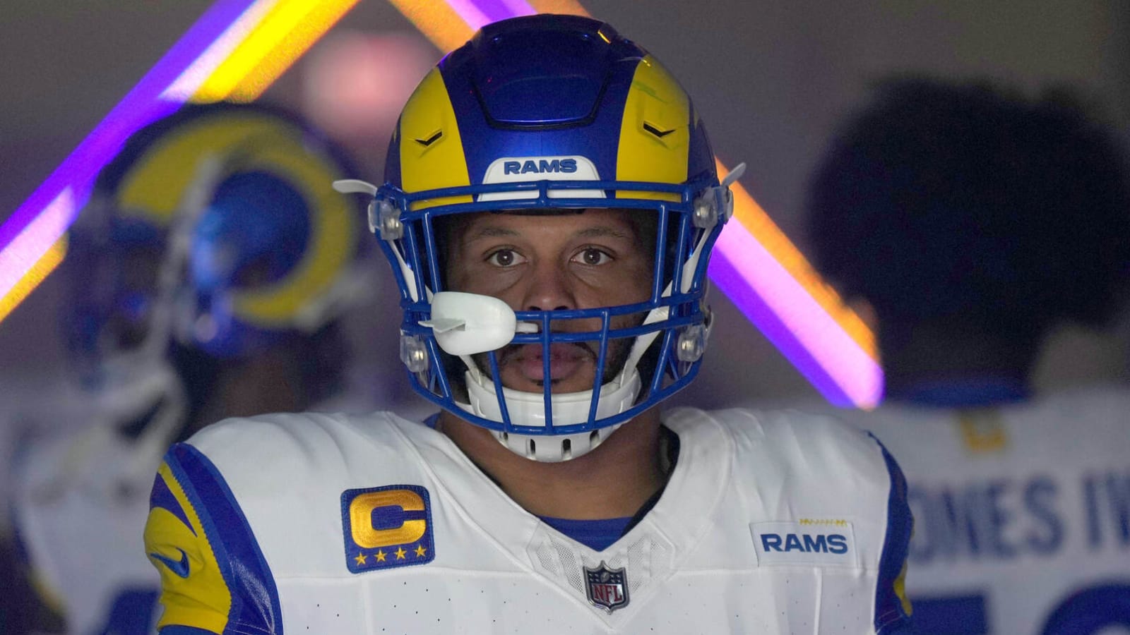 Greatest Defensive Player In NFL History Graces The USC Trojans Sideline For Utah State Game