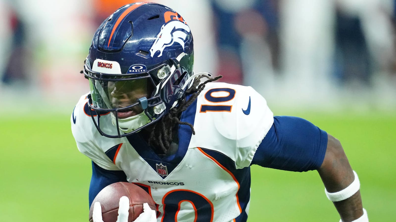 Broncos trade veteran WR, get only late-round draft picks in return