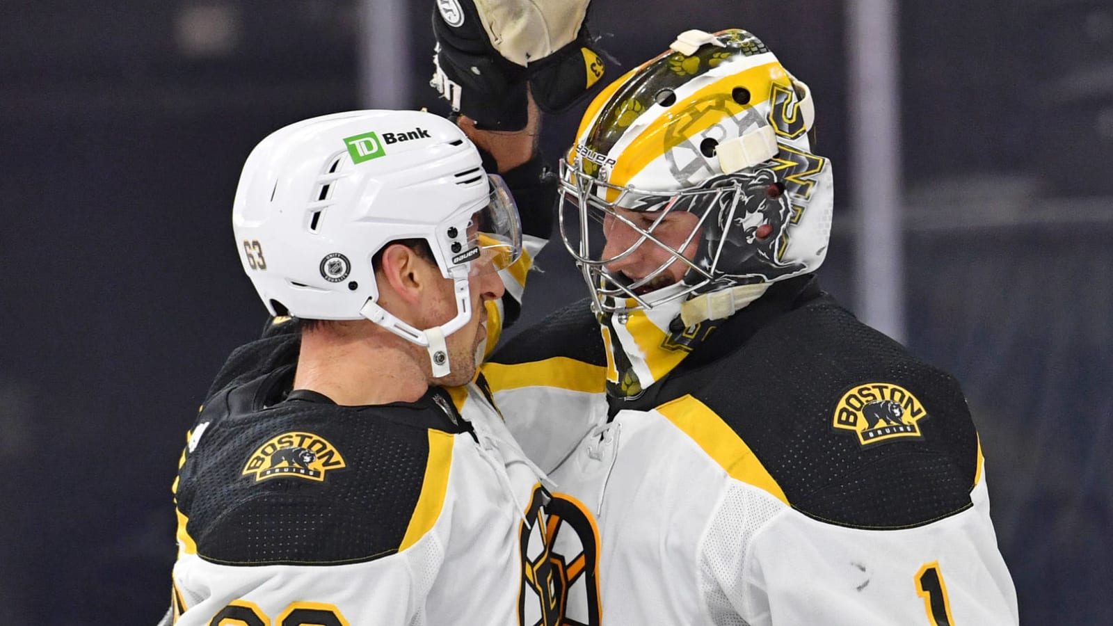 Brad Marchand praises Bruins rookie goaltender Jeremy Swayman