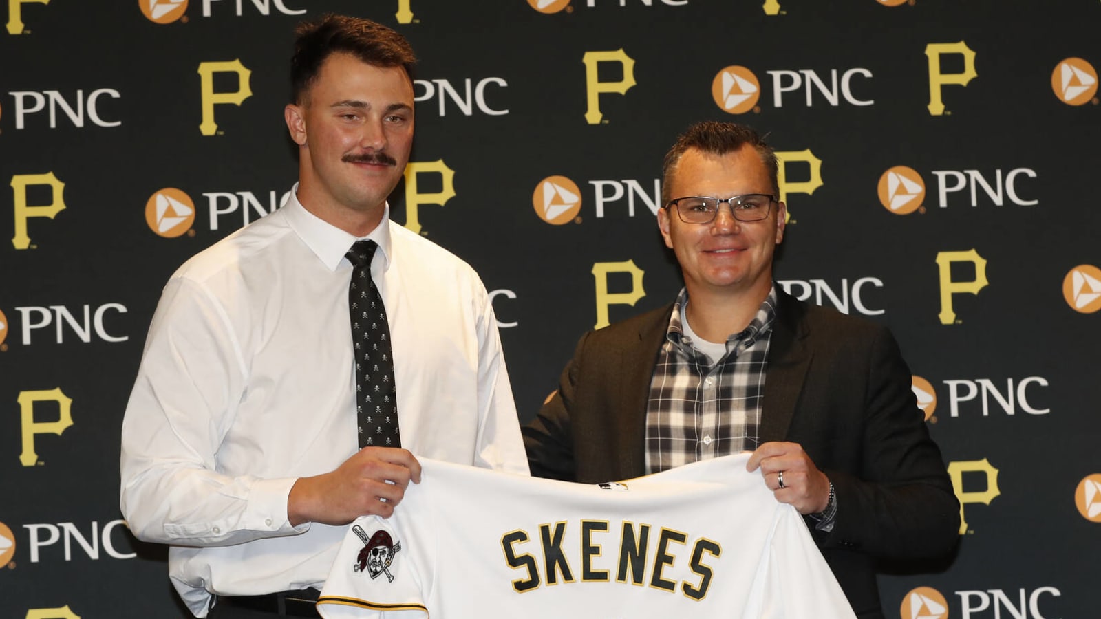 Arrival of top prospect puts pressure on Pirates management