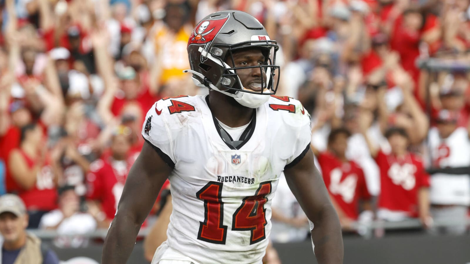 Bucs place franchise tag on one-time Pro Bowl WR Chris Godwin