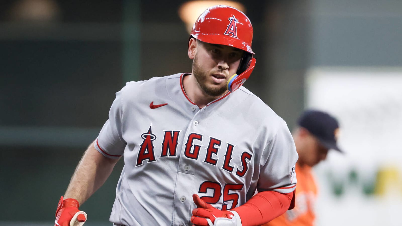 Red Sox agree to minor-league deal with former All-Star first baseman C.J. Cron