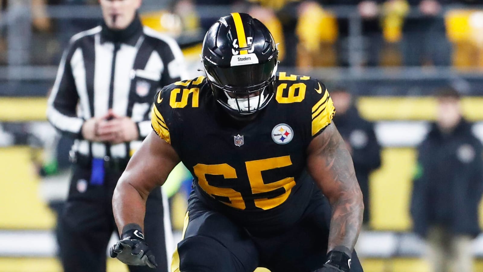 Steelers LT Dan Moore Jr. Remains Open To Potential Practical Move To Right Tackle In 2024