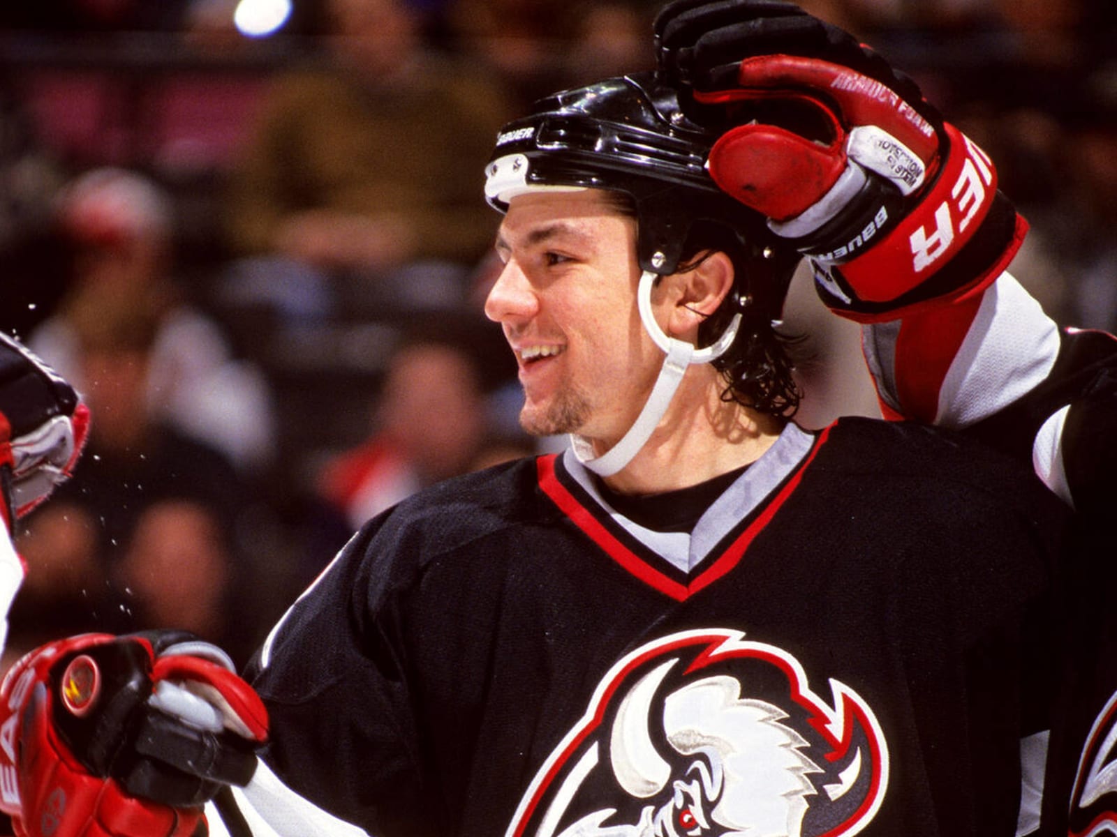 Buffalo Sabres Bringing Back Black And Red Jersey This Month