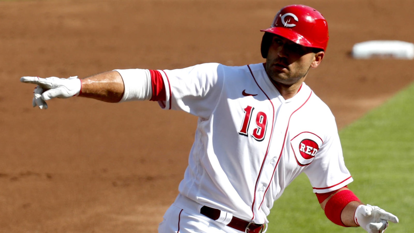 Reds star 1B Joey Votto activated after coronavirus scare 