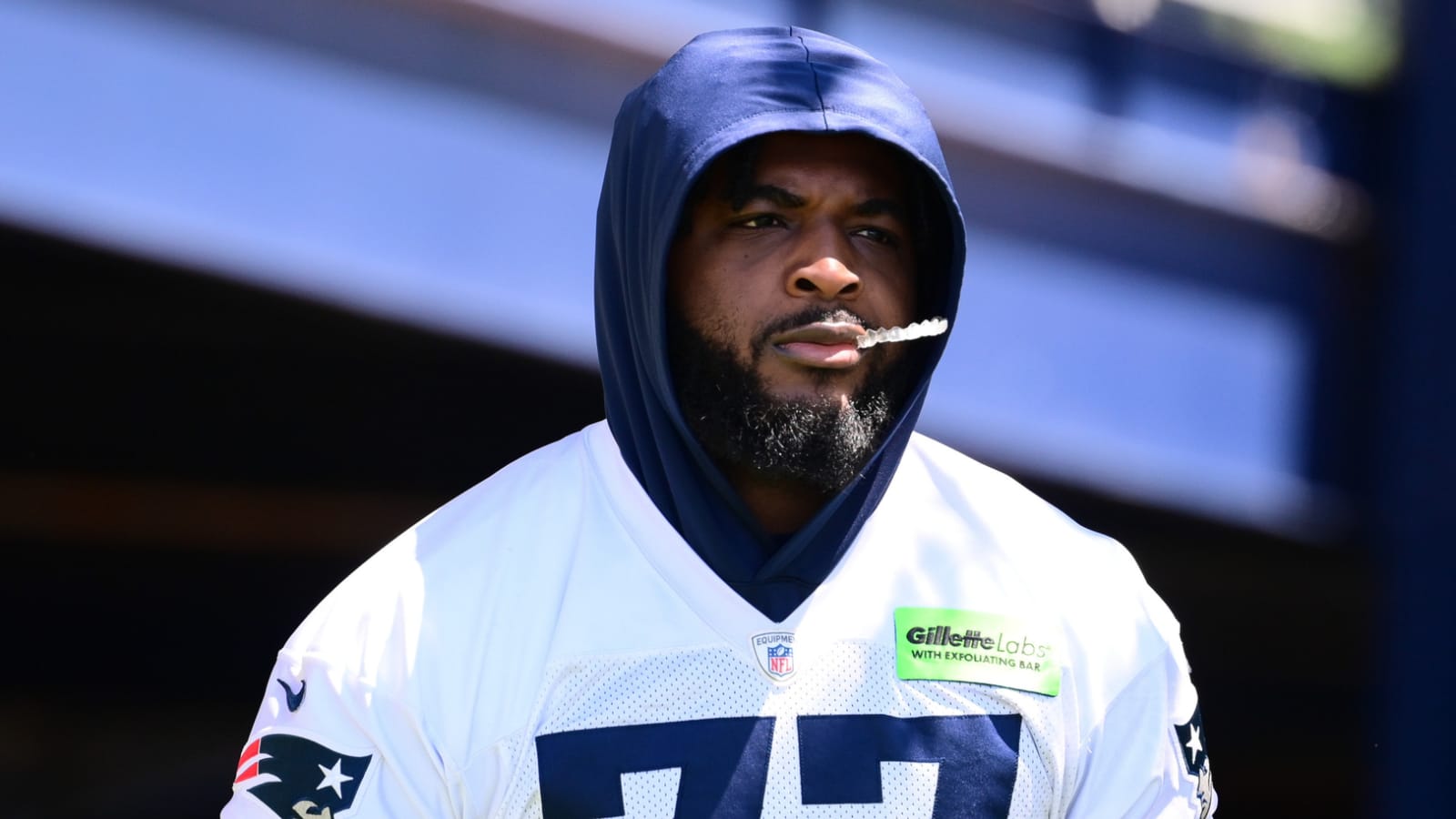 Patriots starting LT leaves team after getting benched