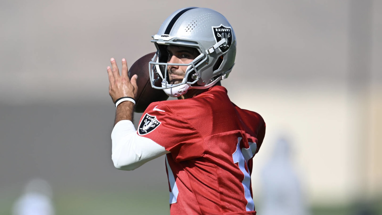 Jimmy Garoppolo feels Raiders offense has 'buzz'