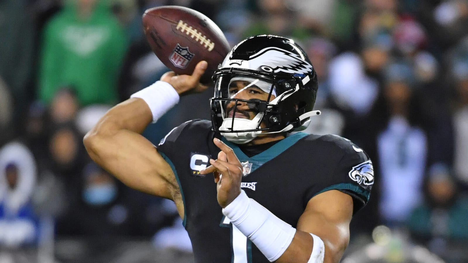 Jalen Hurts discusses Giants targetting his injured shoulder Yardbarker