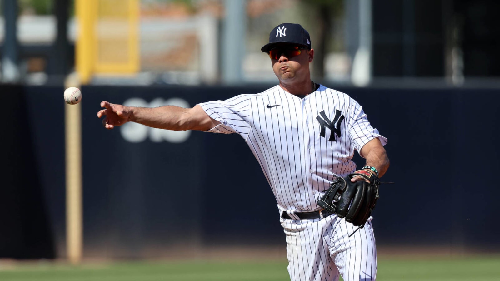 Yankees looking for answers at shortstop as injuries mount