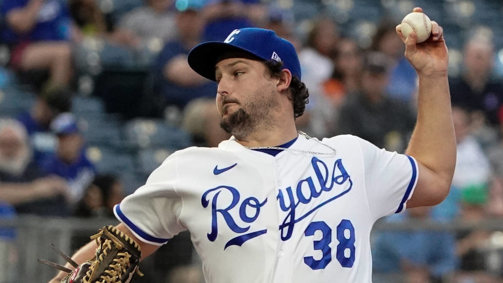 Royals' Taylor to undergo lower back surgery