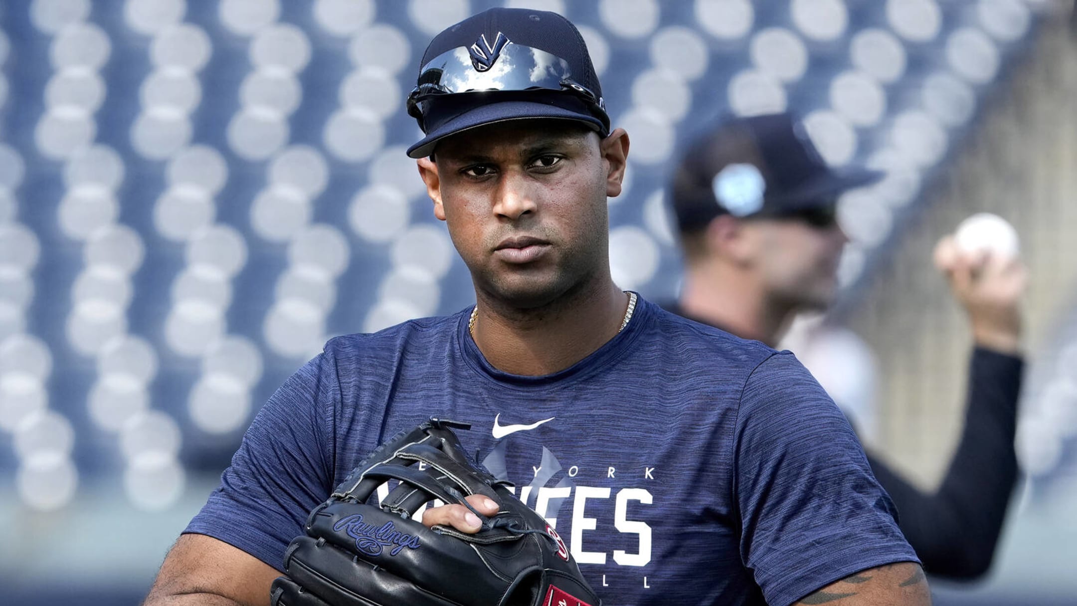 Orioles sign former NYY Aaron Hicks and place Cedric Mullins on IL (groin)