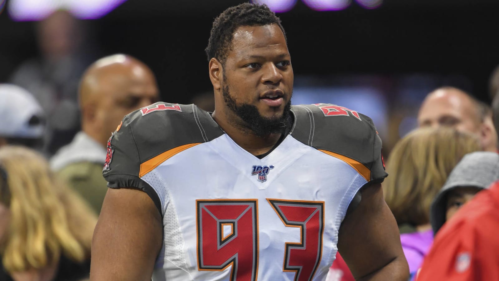 Ndamukong Suh re-signs with Bucs on one-year, $8M deal