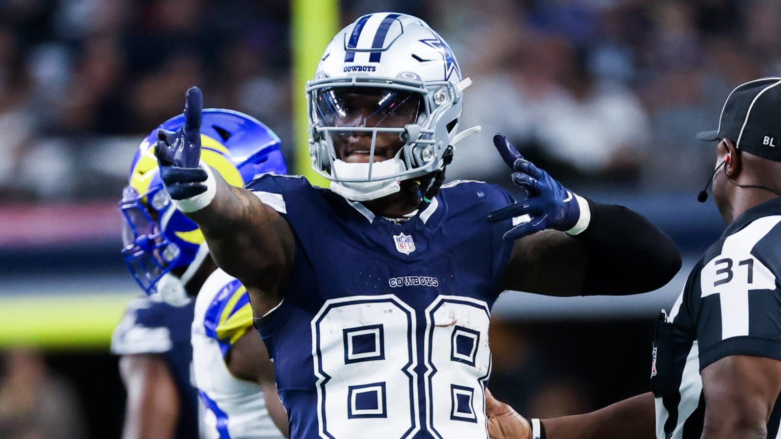 CeeDee Lamb shows why Cowboys should give him the ball more