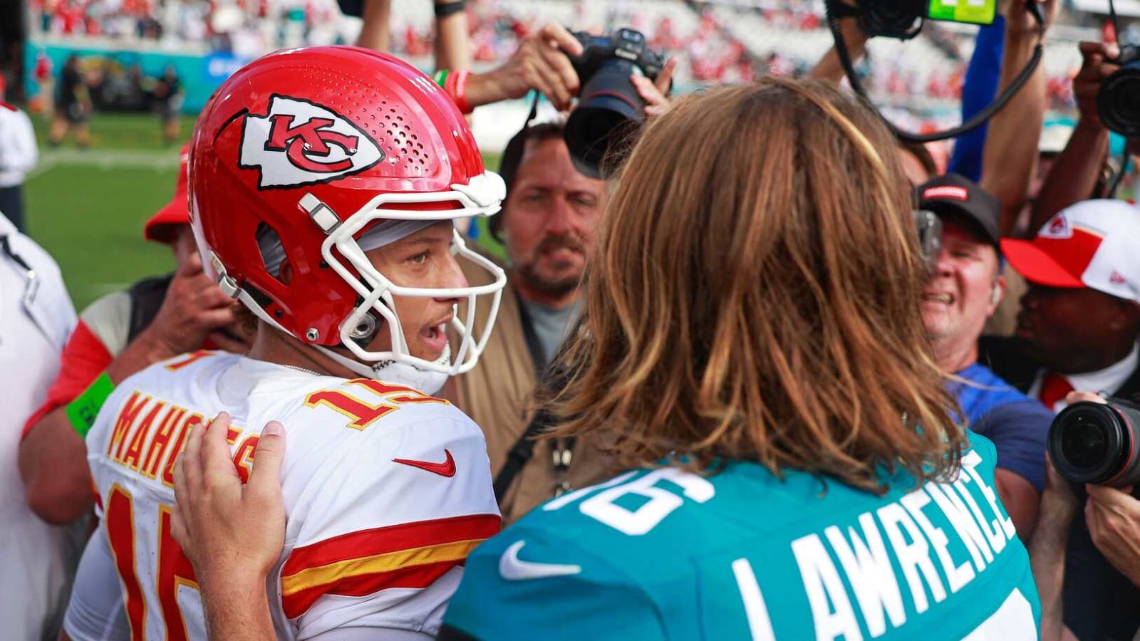 NFL owners reportedly have discussed radical change to QB contracts
