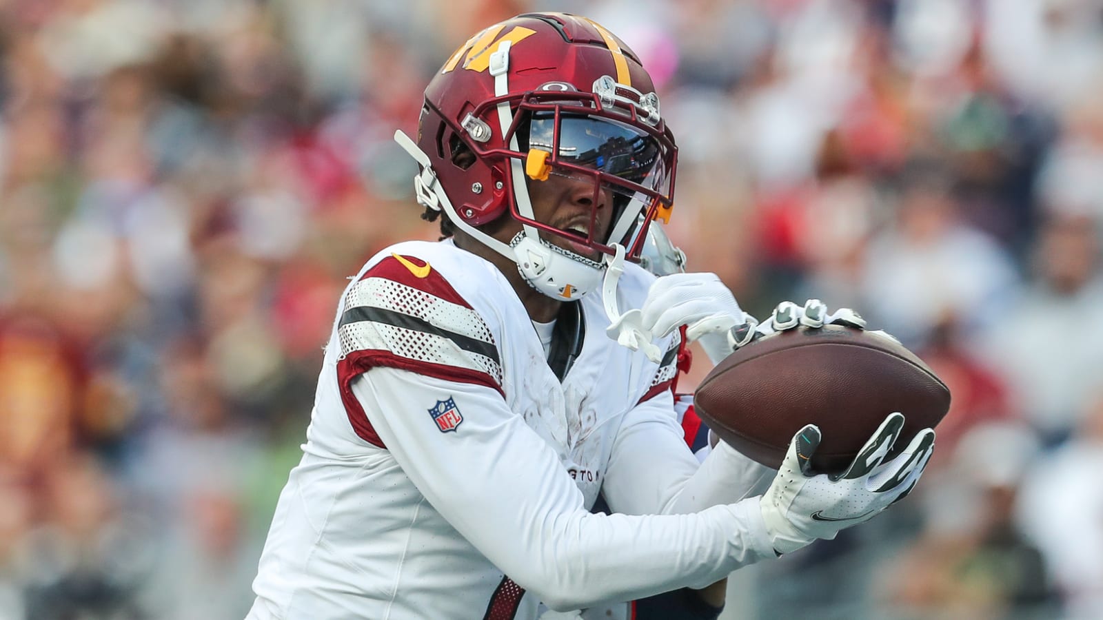 Former Eagle offers scathing review of team's new WR