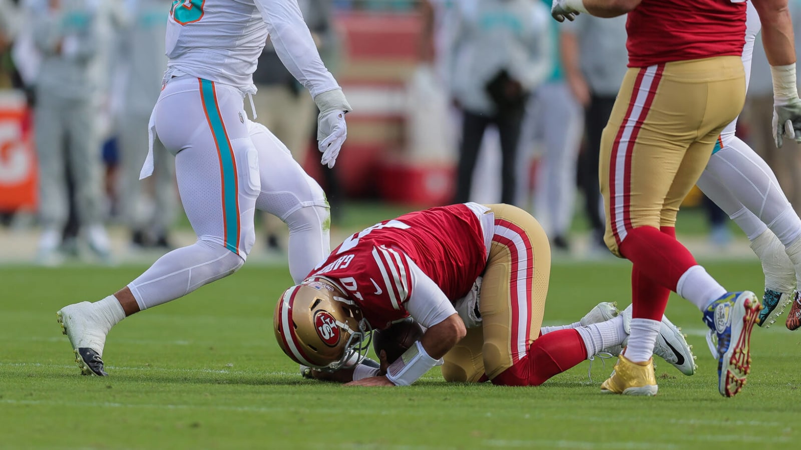 Jimmy Garoppolo carted off the field with ankle injury