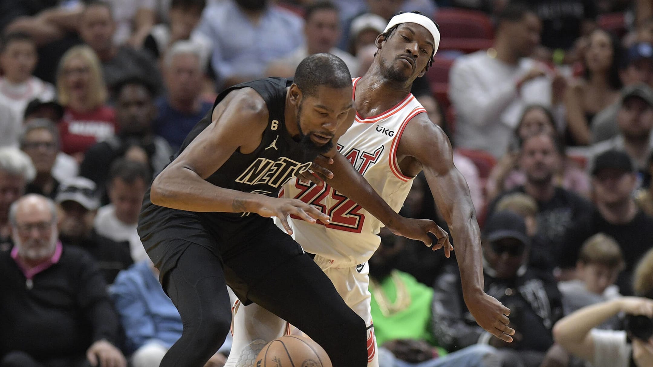 Nets' Kevin Durant departs vs. Heat with knee injury