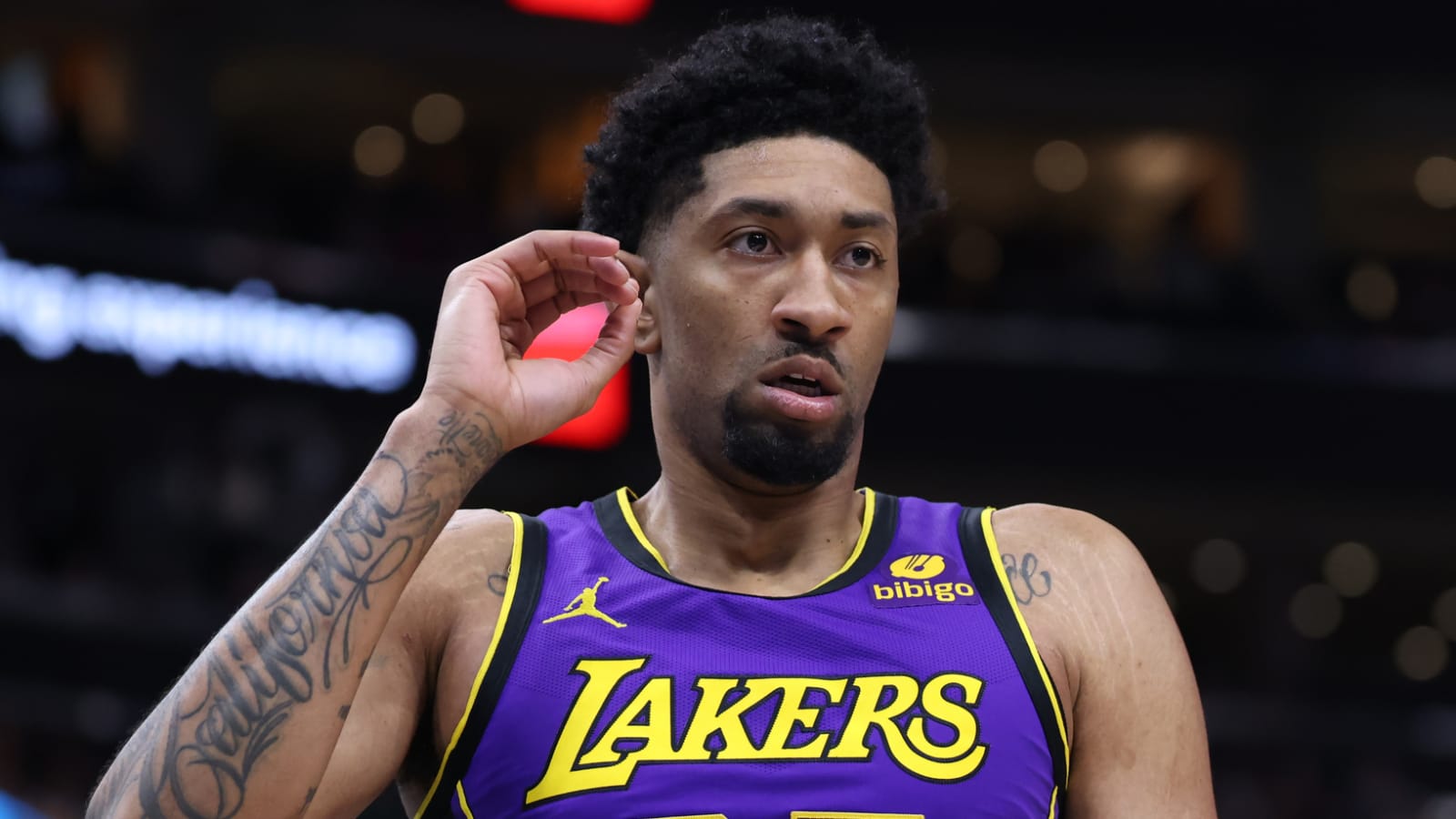 Lakers center experiences setback, out at least four more weeks