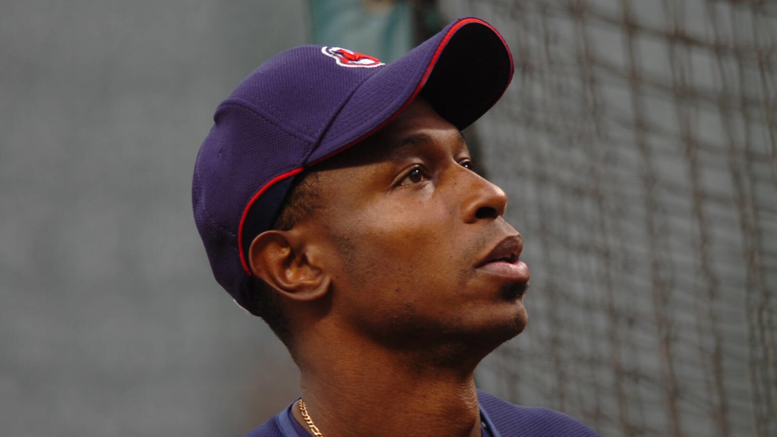 Kenny Lofton sued, accused of sending lewd photos