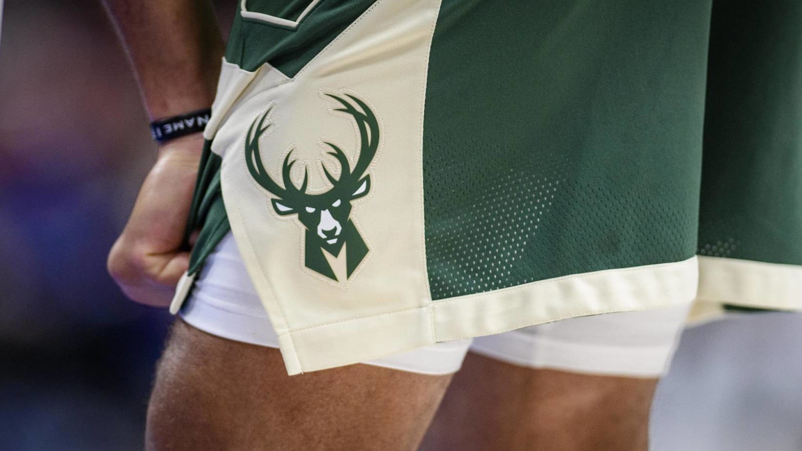 Bucks executive Alex Lasry announces 2022 U.S. Senate run