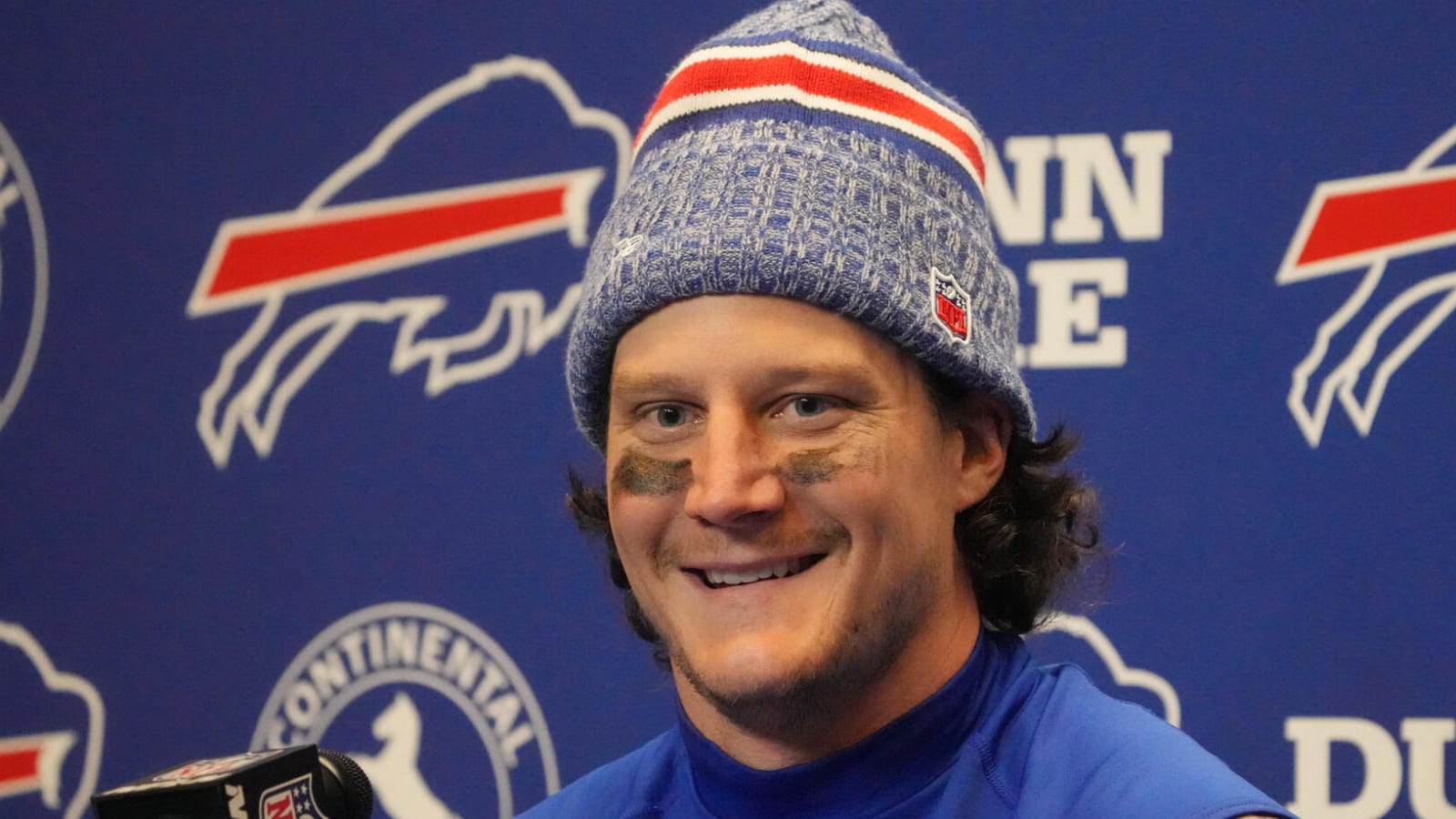 Veteran linebacker A.J. Klein announces his retirement
