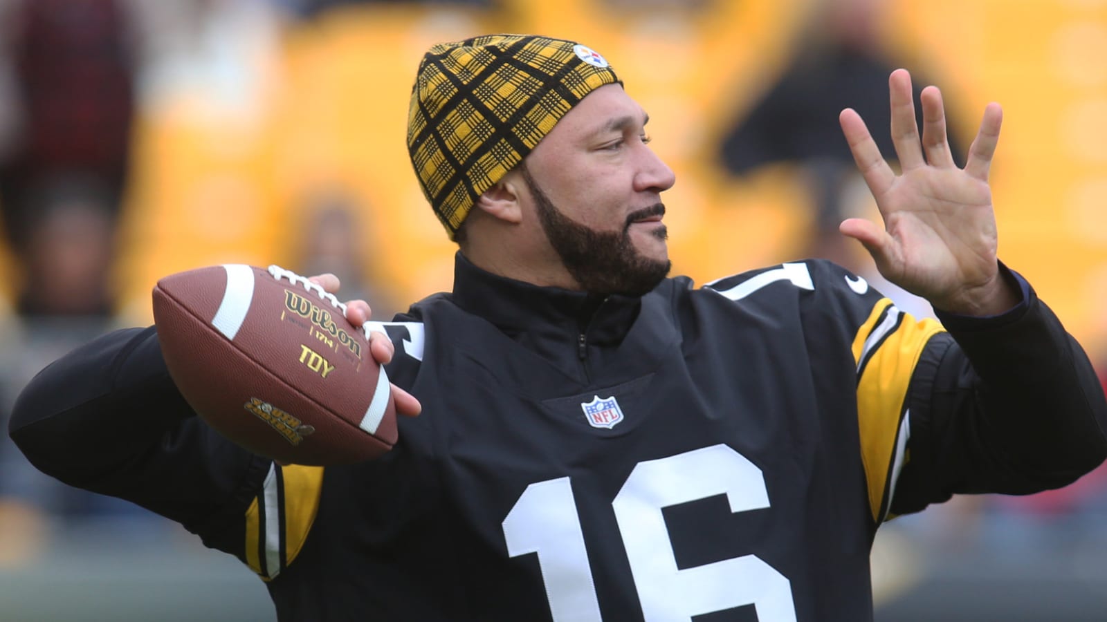 Steelers&#39; Charlie Batch Encouraged By Undeniable Similarities To 2005 Squad: 'This Team Is Loaded'